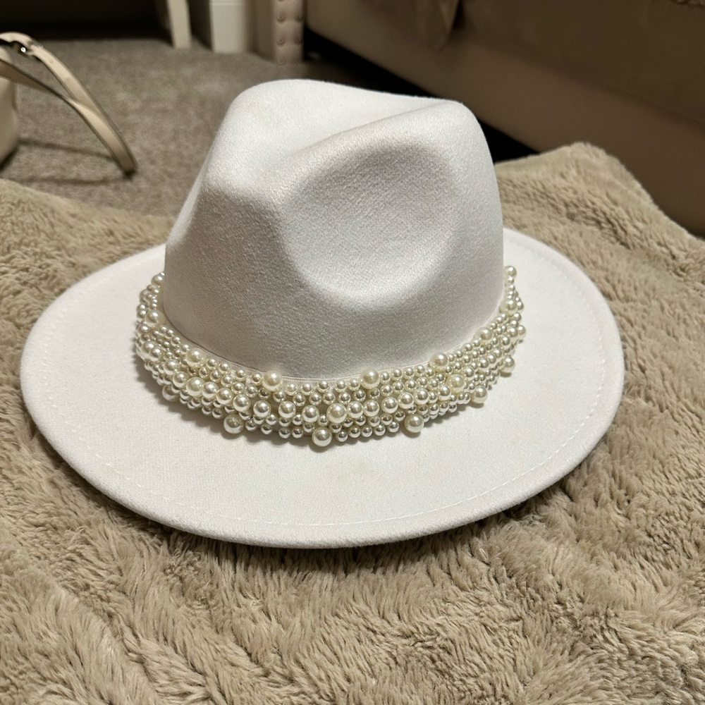 White fedora hat pearl band, M/L size